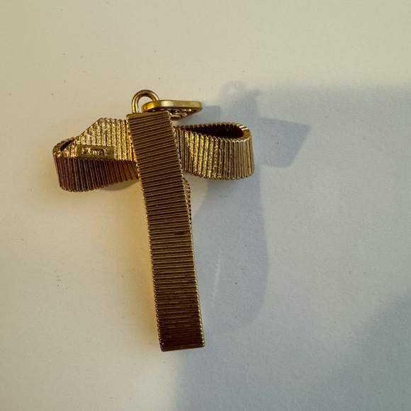 Clare V charm letter “T” - Picture 3 of 3